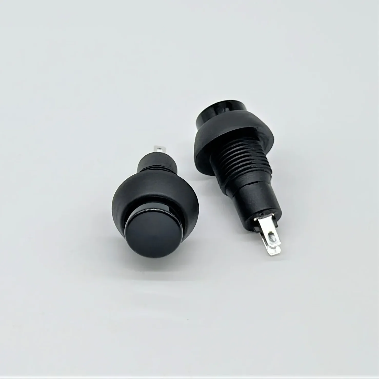 Electronic component device for cross-border e-commerce